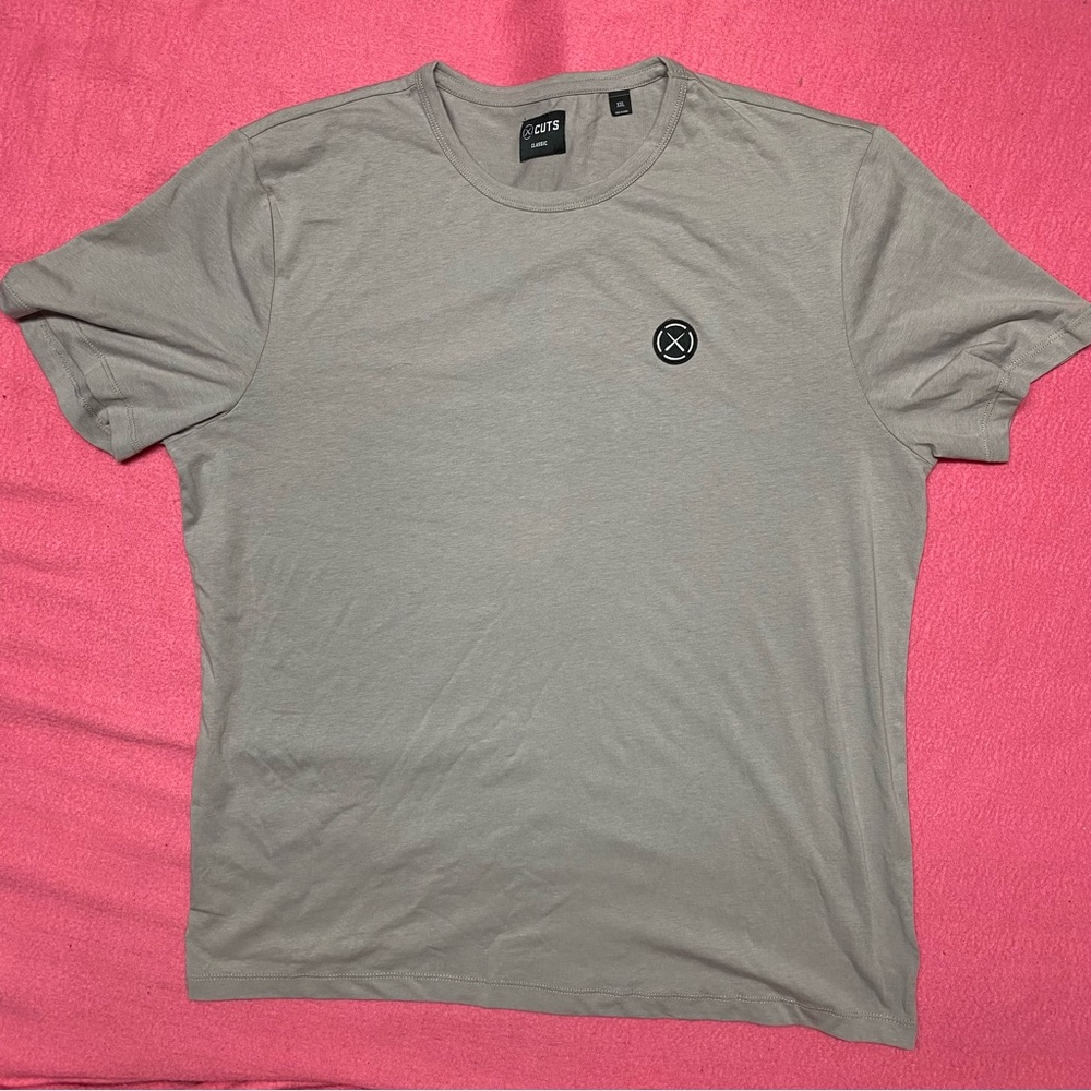 Cuts Classic Tee Shirt XXL